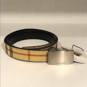 Burberry Nova Check Belt